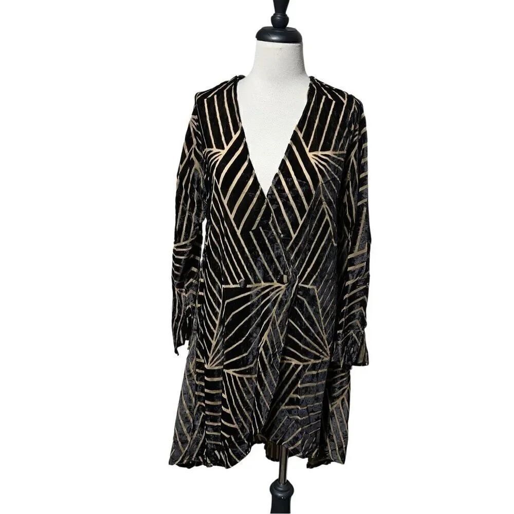 Flynn Skye Velvet Brocade Sheer Shawl Duster Cardigan Geometric Velvet Top Mediu